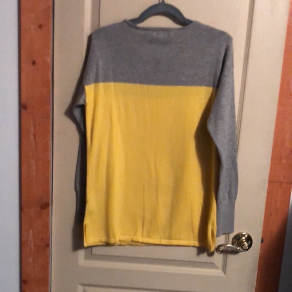 Chaps color block sweater Large - Picture 4 of 4